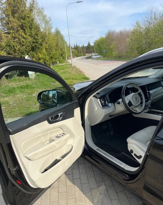 Volvo XC 60 cena 135000 przebieg: 139900, rok produkcji 2017 z Gdańsk małe 154